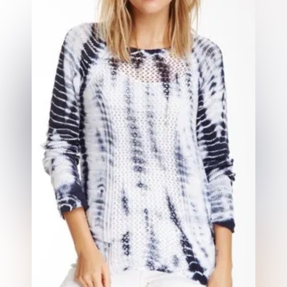 Two by Vince Camuto Sweaters - Two by Vince Camuto Size Medium White Blue Tye Dye Loose Knit Sweater